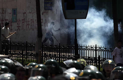 Tear Gas Used To Disperse Han-Chinese Colonists in Urumchi